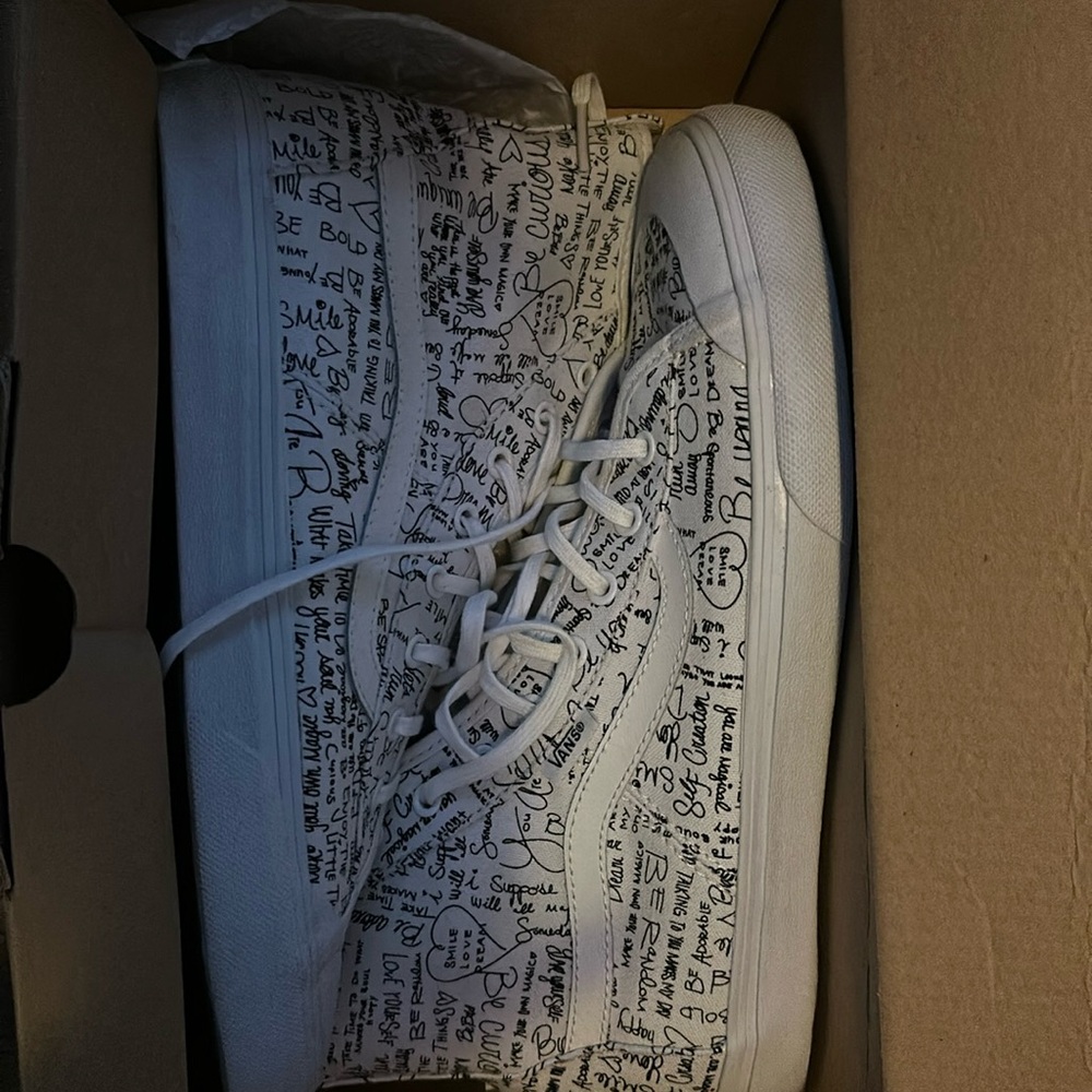 VANS Dazie Hi X Leila Hurst Sk8 High Top Surf Shoes White Womens Size 8.5